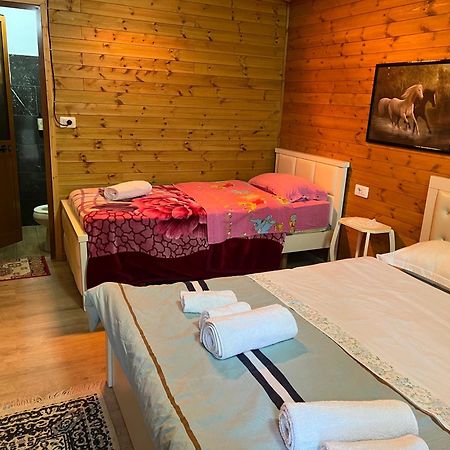 Bujtina Uji I Panjes, Log Cabins Dukat Екстер'єр фото