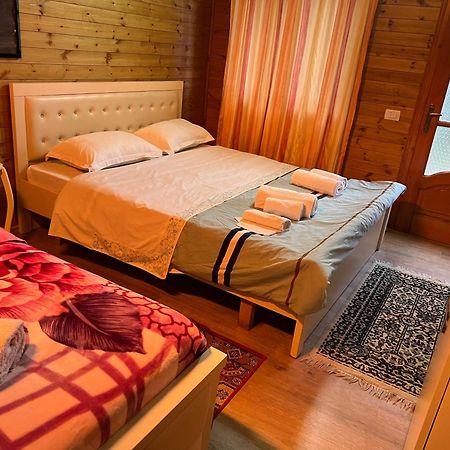 Bujtina Uji I Panjes, Log Cabins Dukat Екстер'єр фото