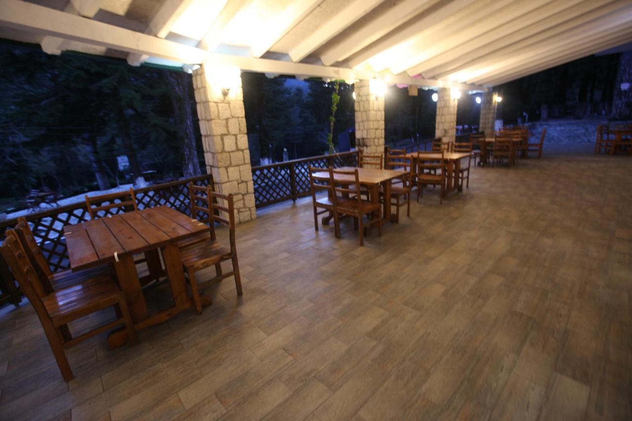 Bujtina Uji I Panjes, Log Cabins Dukat Екстер'єр фото