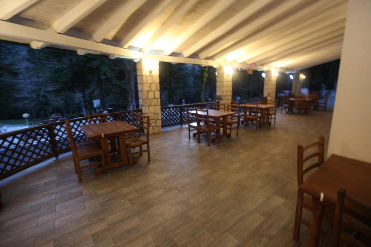 Bujtina Uji I Panjes, Log Cabins Dukat Екстер'єр фото
