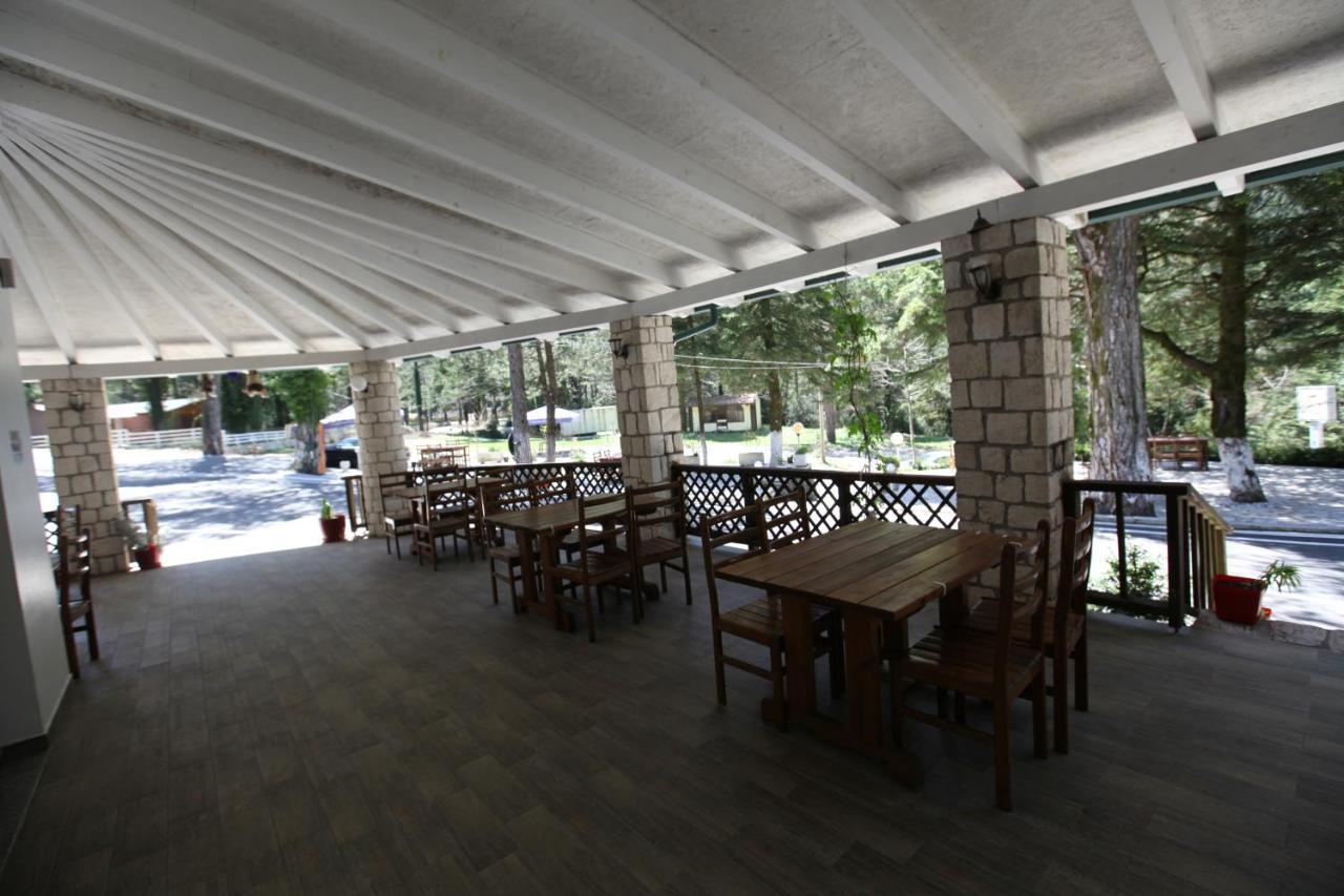 Bujtina Uji I Panjes, Log Cabins Dukat Екстер'єр фото