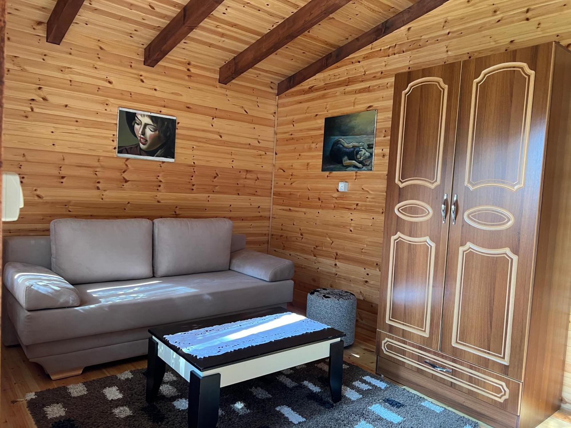 Bujtina Uji I Panjes, Log Cabins Dukat Екстер'єр фото