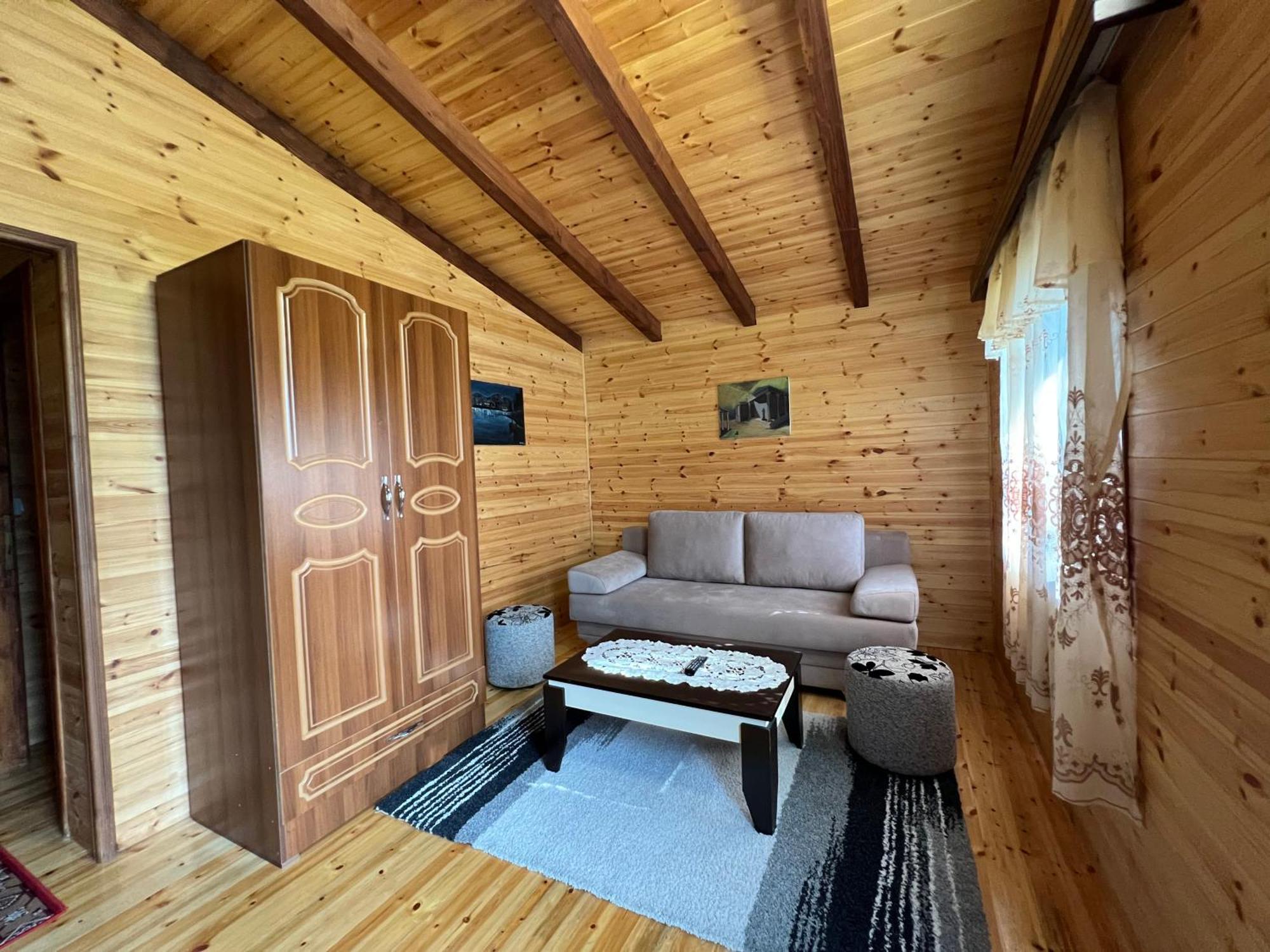 Bujtina Uji I Panjes, Log Cabins Dukat Екстер'єр фото