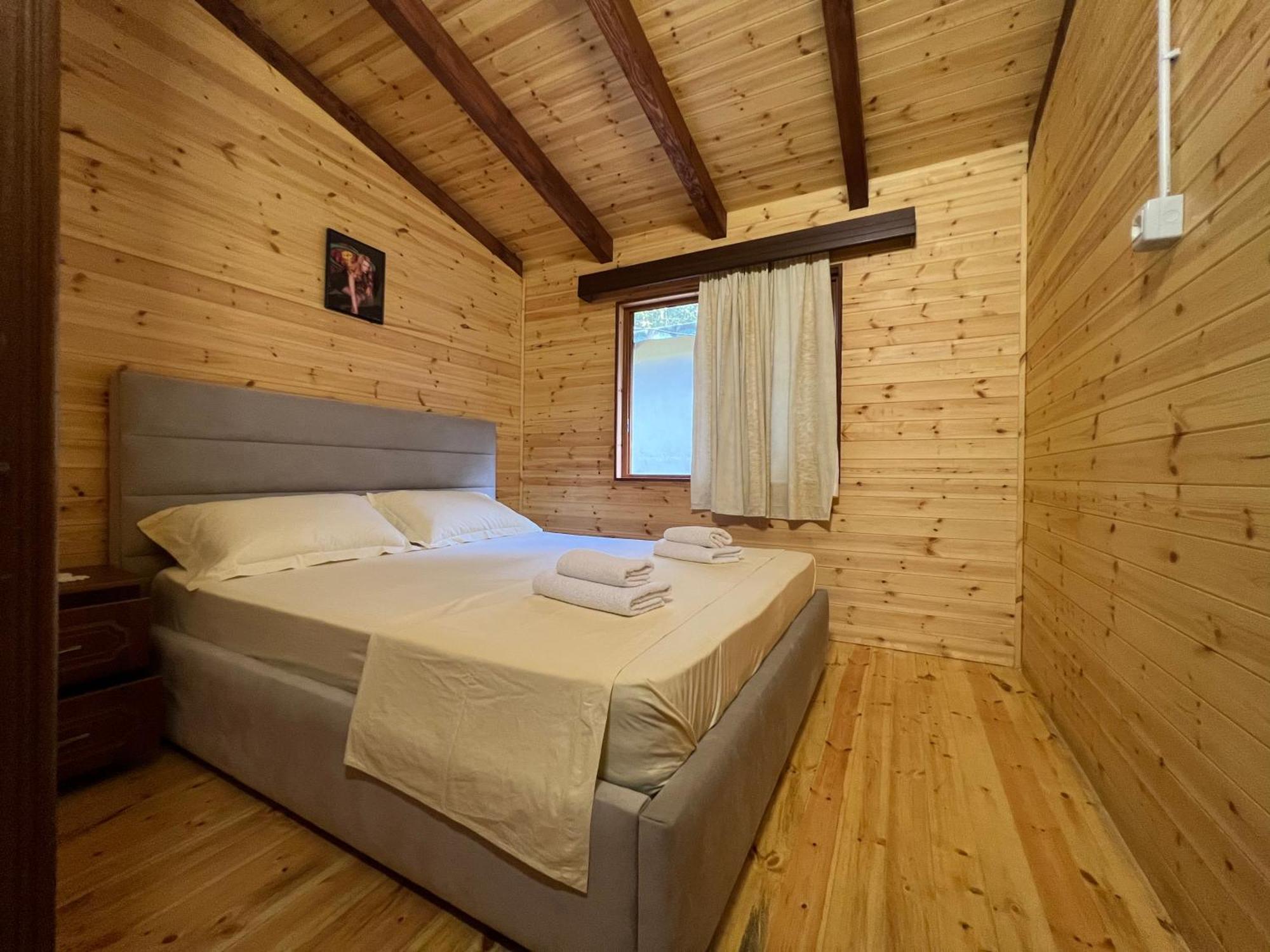 Bujtina Uji I Panjes, Log Cabins Dukat Екстер'єр фото