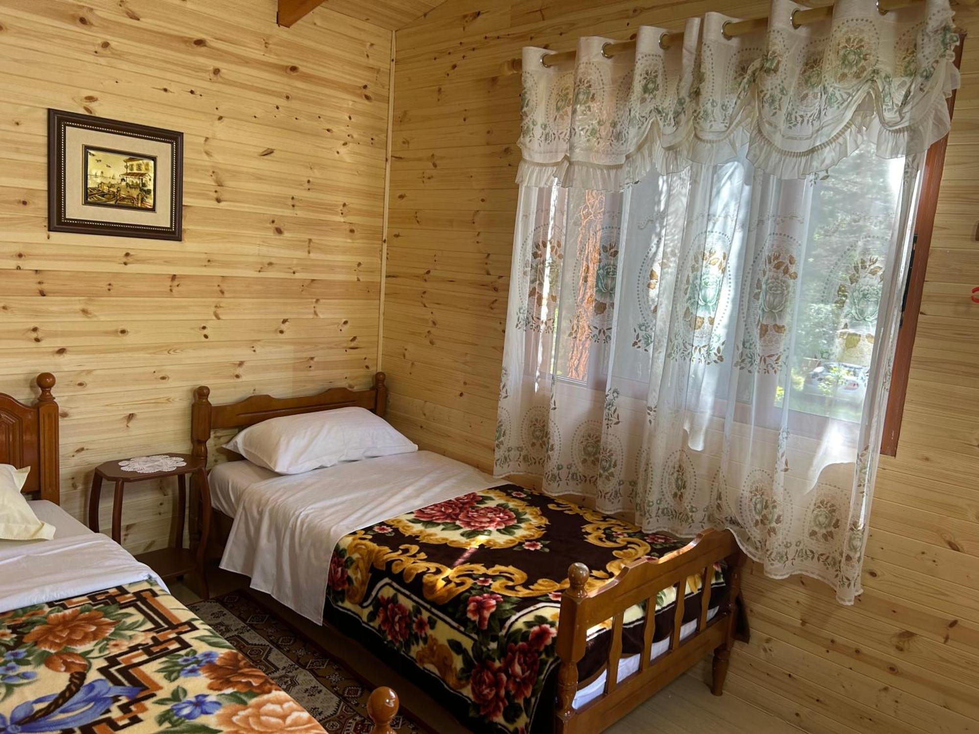 Bujtina Uji I Panjes, Log Cabins Dukat Екстер'єр фото
